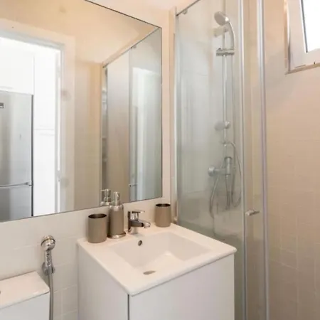 Graca With Terrace In Lisbon