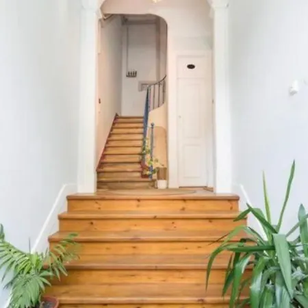 Graca With Terrace In * ליסבון