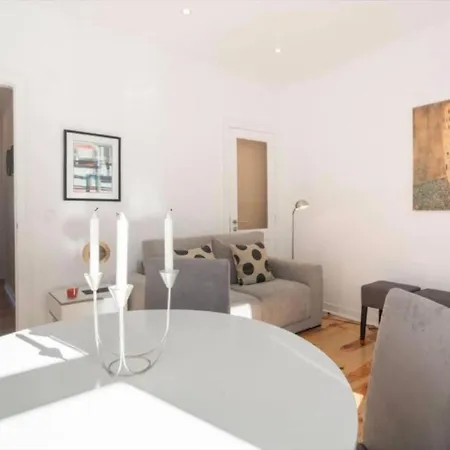 Graca With Terrace In Appartement